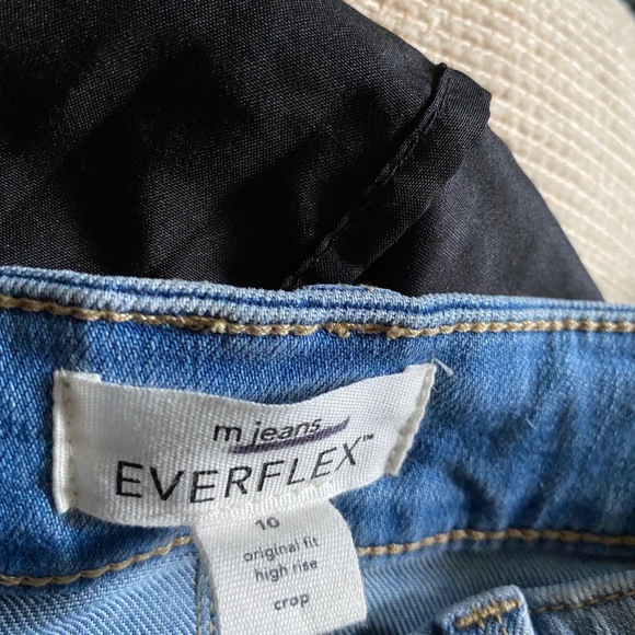 Maurice’s Capris - Picture 2 of 3